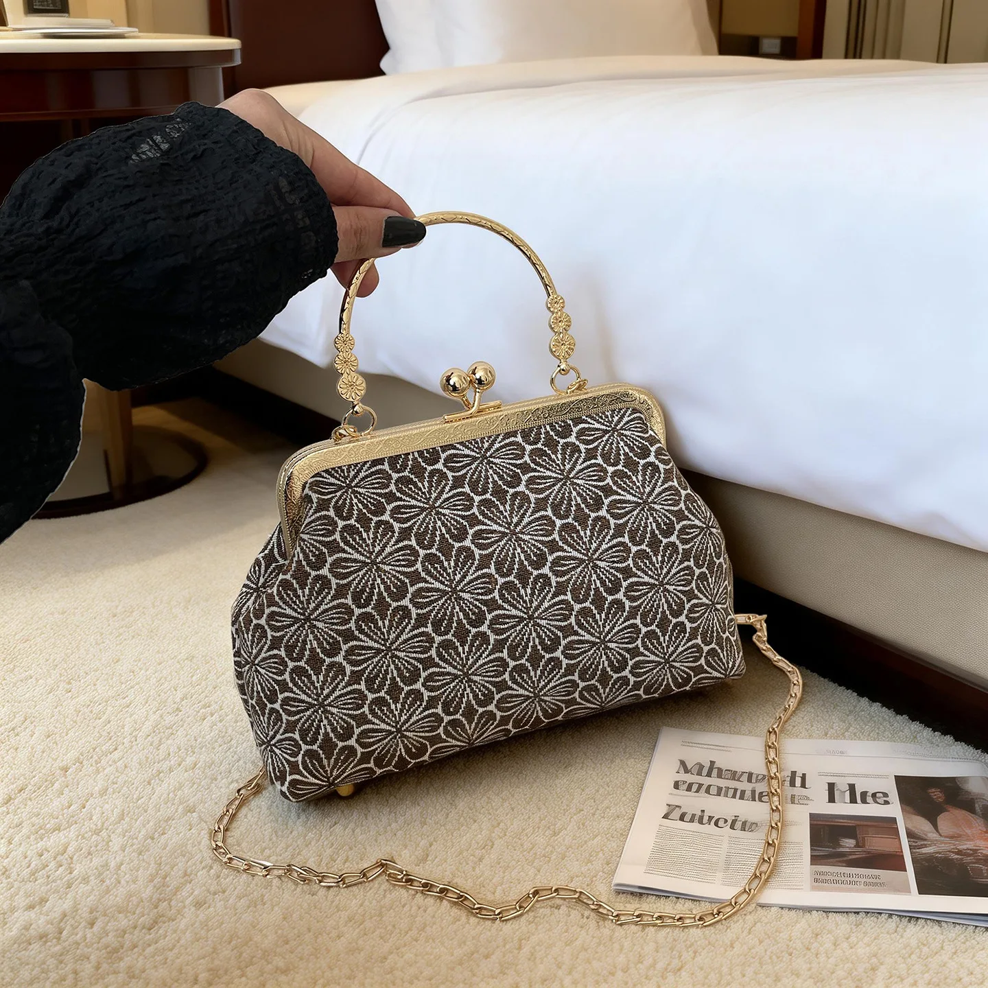 Women's Brown Embroidered Floral Kiss-Lock Crossbody Tote Bag with Gold Chain Strap Vintage Evening Purse for Party Travel