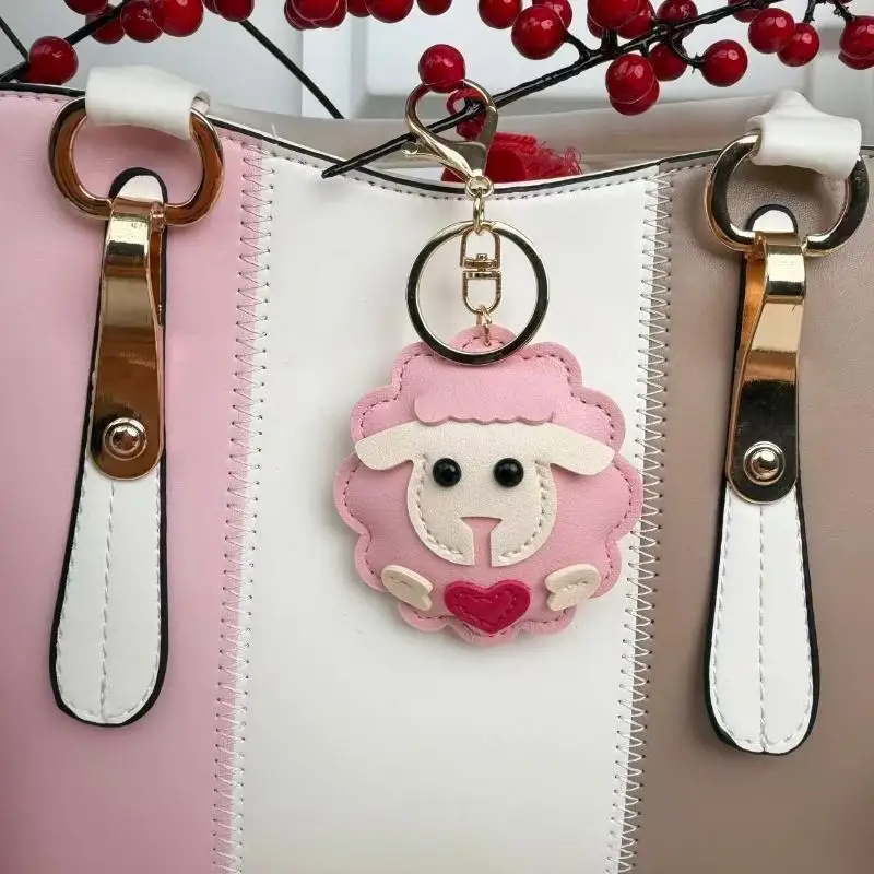 Niedlicher Lamm-Schlüsselanhänger aus PU-Leder, Cartoon-Schaf-Taschenanhänger, Ornament, Handtaschen- und Autoschlüsselhalter, Dekoration, 2027 Neujahrsgeschenke – Detail 8