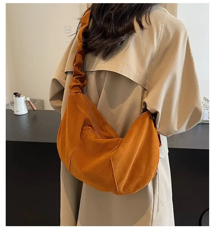 

Vintage Suede Pleated Drawstring Crossbody Bag with Large Capacity Harajuku Style Single Shoulder Tote Hobos Bags Autumn Winter