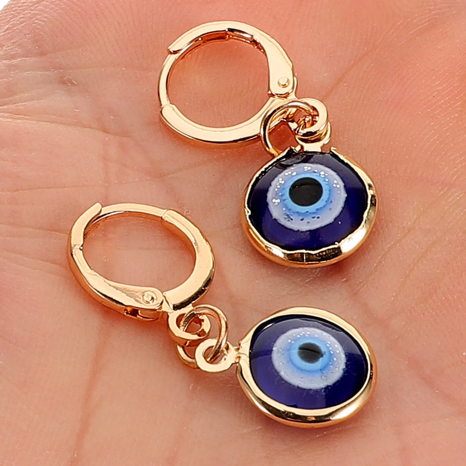 أقراط عين الشر للنساء مصنوعة من خليط معدني من الراتنج مريحة للحفلات اليومية، هدية بسيطة محظوظة مزخرفة على شكل قطرة للأذن للفتيات
