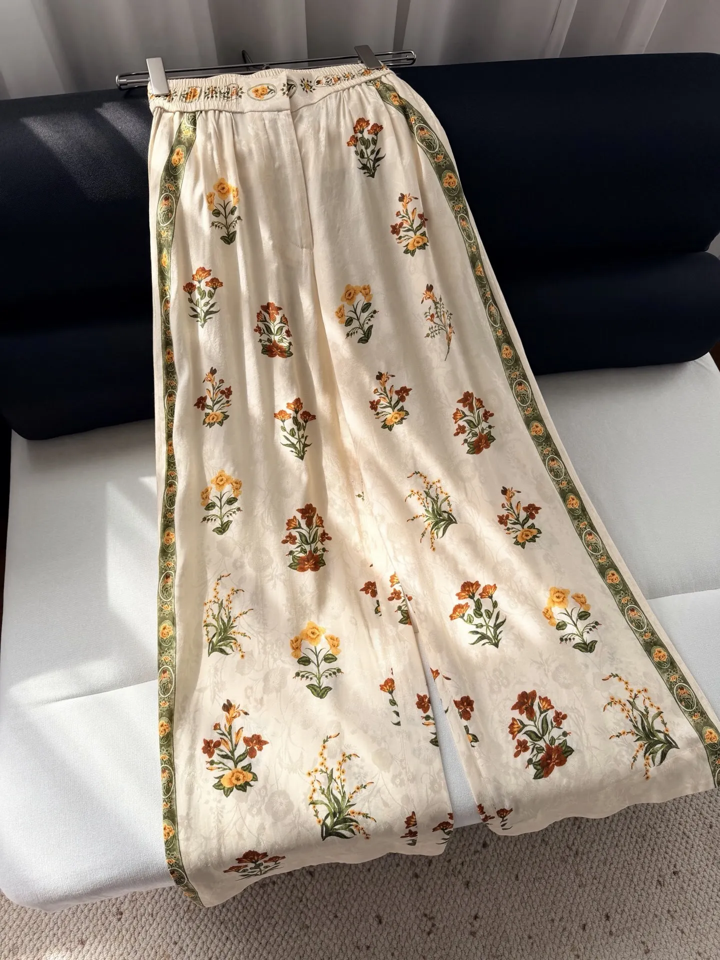 French-style retro floral wide-leg pants - loose-fitting casual pants with a relaxed feel, bohemian style, floral pattern, elega
