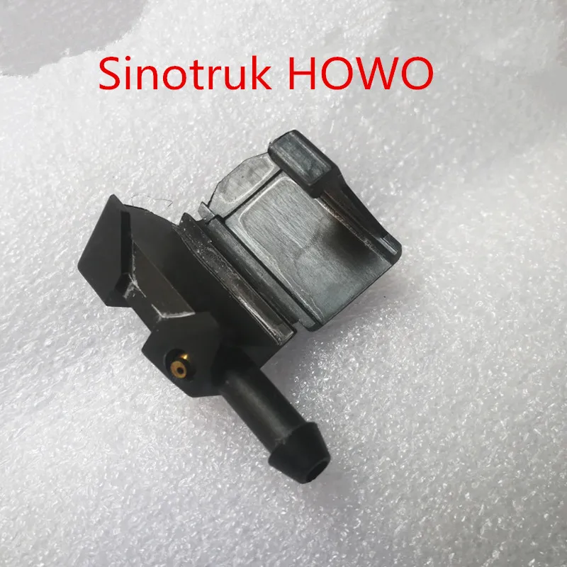 2 pieces Wiper Nozzle For SINOTRUK HOWO truck Front Windshield Windscreen Washer Jet Nozzles Water Spout Outlet