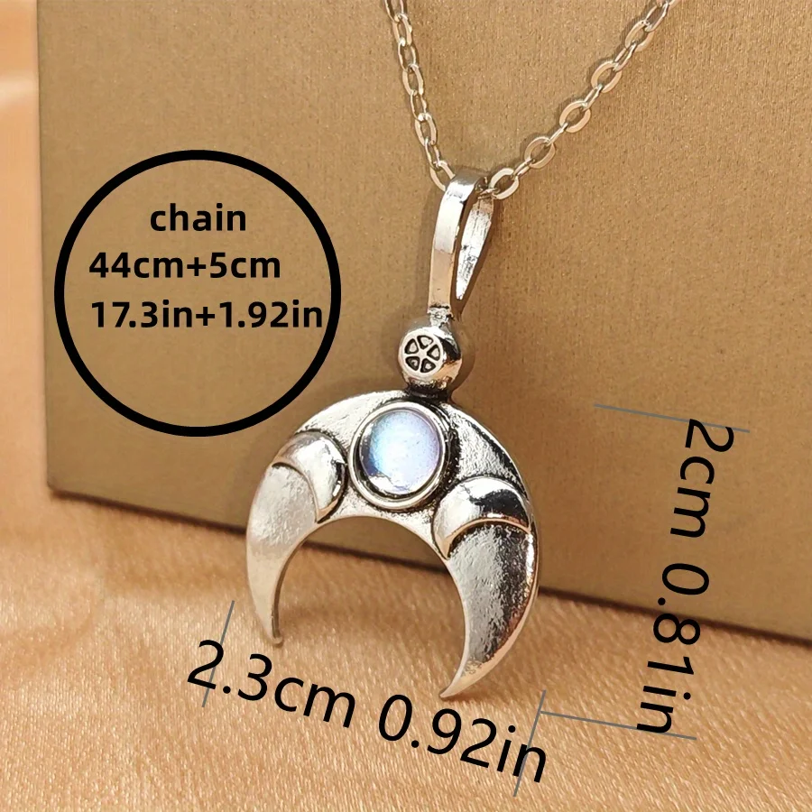 Fashion Creative Labrador Meteorite Crescent Lunala Necklace as a Jewelry Gift for Women's Birthday Love Anniversary Christmas