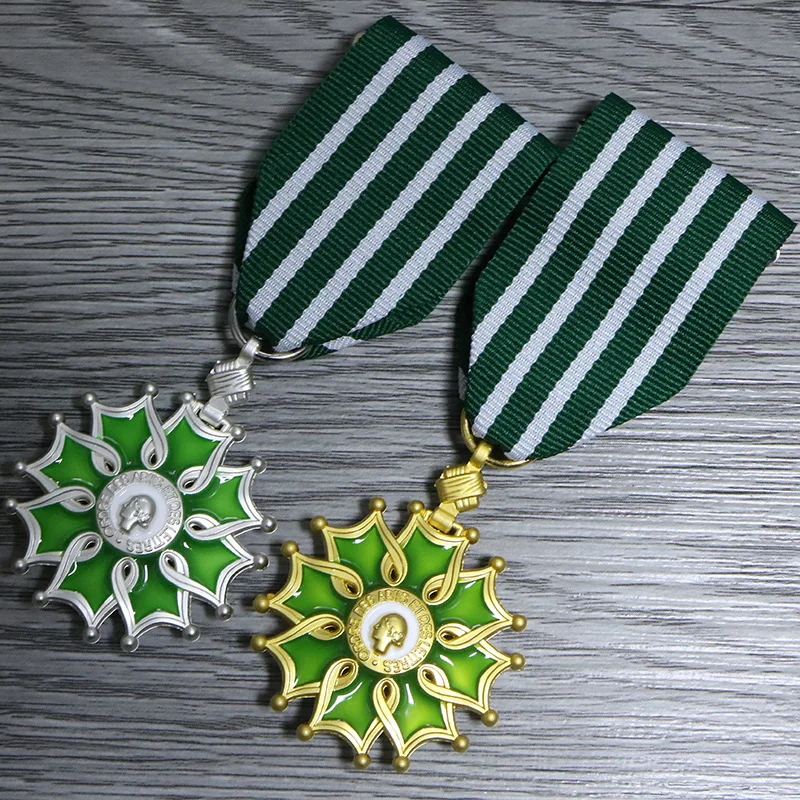 

French Arts and Literature Commemorative Medal Knight Reproduction Retro Metal Badge Souvenir Collection