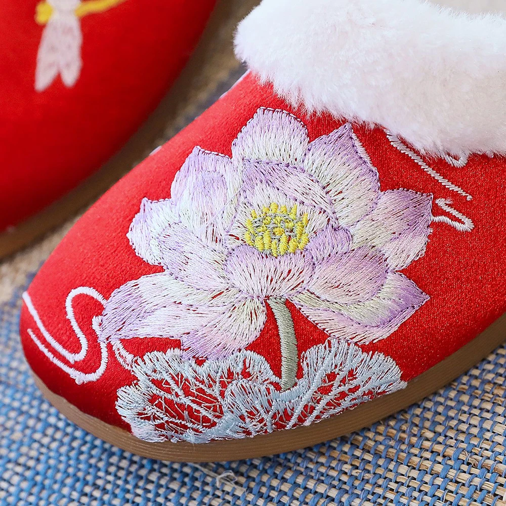 Veowalk Winter Warm Plush Lined Women Cotton Embroidery Flat Mules Comfortable Soft Light Ladies Slippers Shoes White Black Red