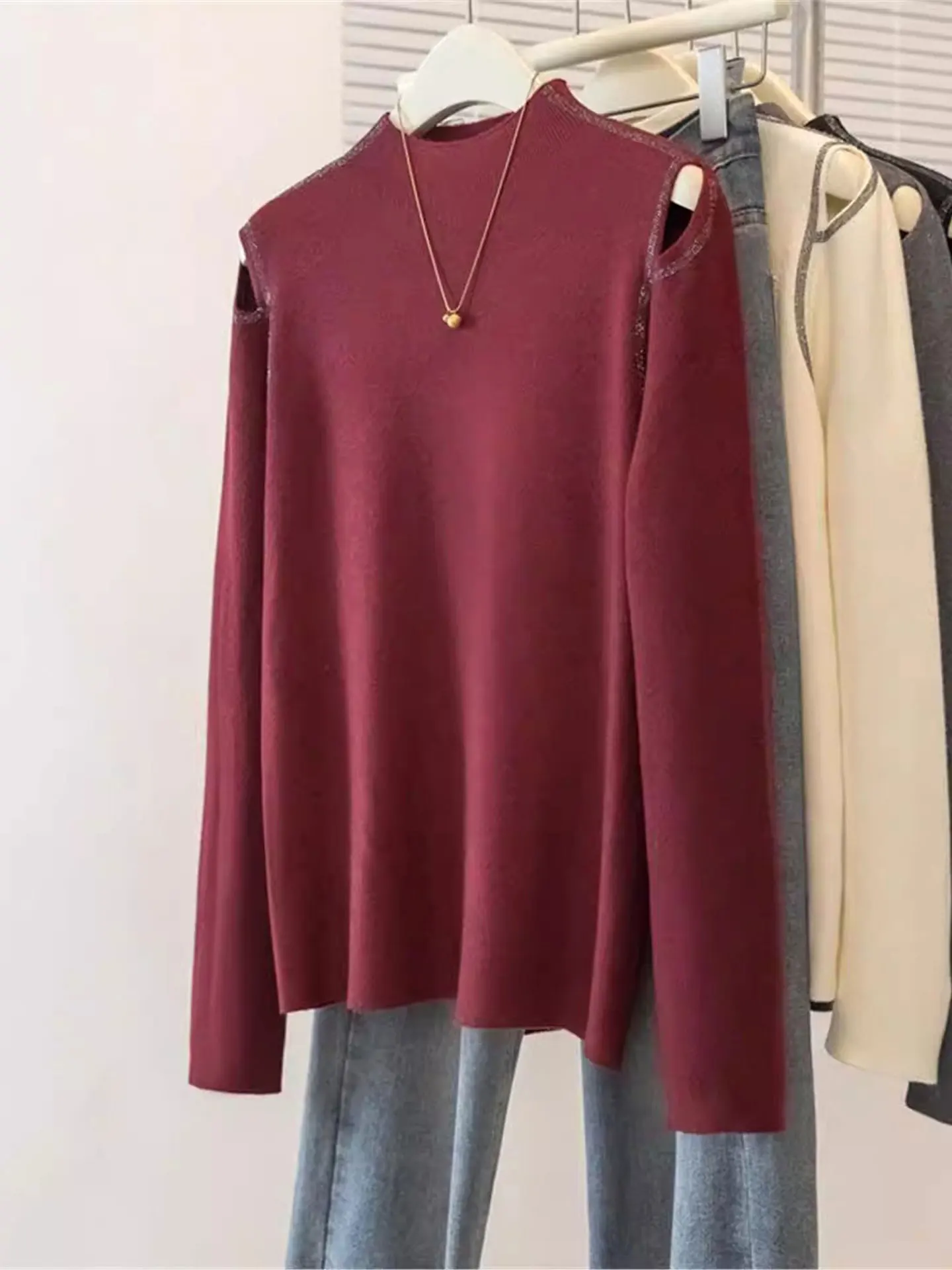 

Red Long Sve Knitted Hollow out Semi High Collar Design Spring 2026 plus Size Women's Base irt Top Casual Sle Loose Fit