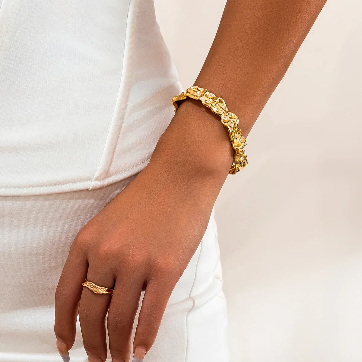 manchette bracelet femme Gold Plated Stainless Steel Adjustable Bangele Bracelets for Women Striking Look Minimalist Jewelry