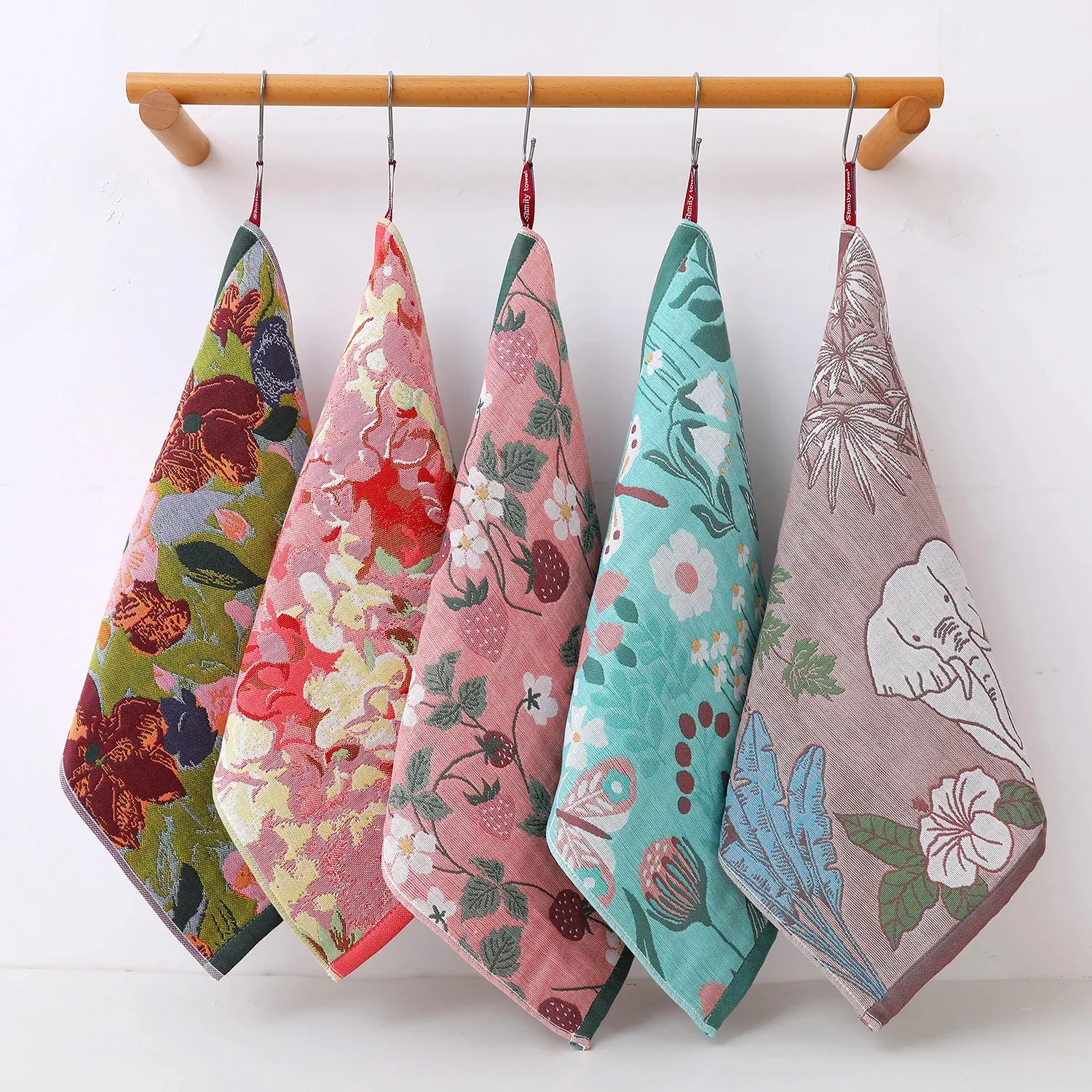 Exquisite Plant Pattern Four-Layer Cotton Yarn Fabric Square Towel 34x40cm