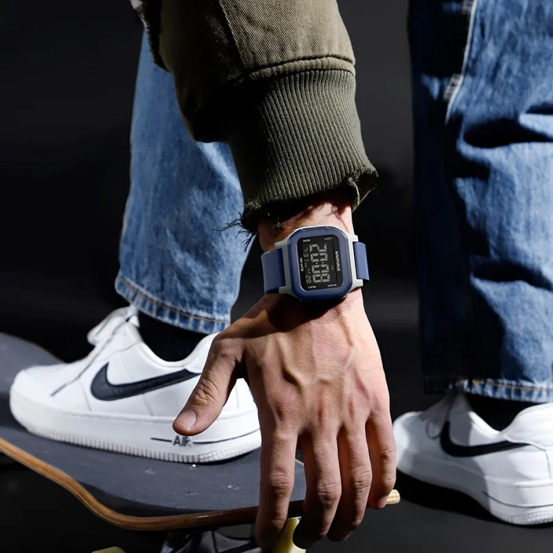 New NAVIFORCE Men's Sport Watch 50M Waterproof Shockproof Night Light Calendar Display Silicone Strap Fashion Wristwatch
