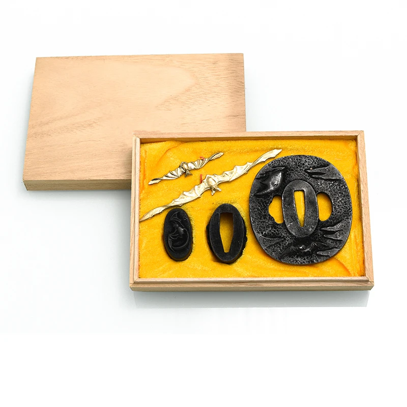 Tsuba Guard, Samurai Sword Katana Handle, Brass, Bat Fuchi Kashira Menuki, Japanese Sword Accessories, Metal Fittings,Decor