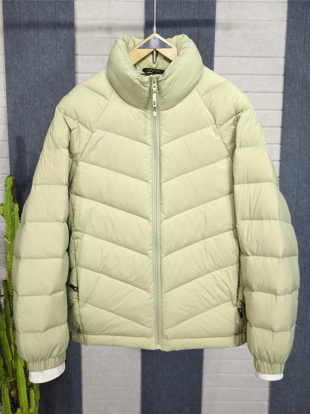 

Мужская зимняя легкая куртка с воротником-стойкой, корейский модный стиль, для повседневной носки, с наполнителем из 90% белого утиного пуха, теплая верхняя одежда