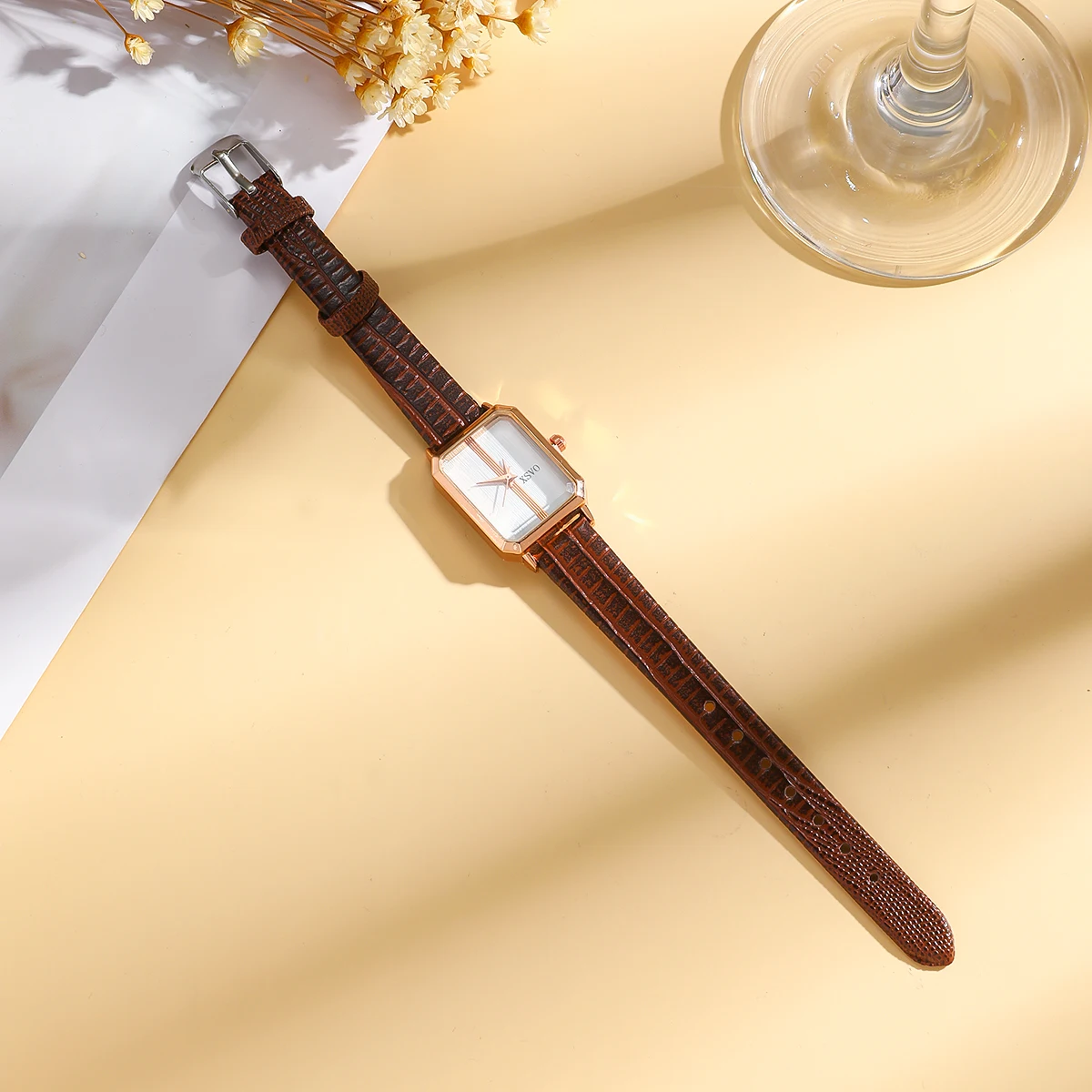 

Винтажные женские часы квадратной формы из розового золота, с ремешком из коричневой кожи крокодила, идеальный подарок для нее, подходят для официальных мероприятий и повседневной носки.