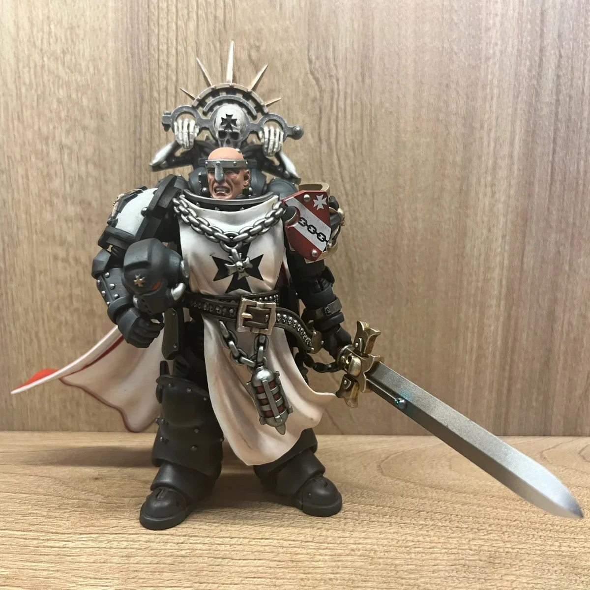 JOYTOY Warhammer 40K Black Templars Action Figure Marshal Baldeckrath Joints Movable Figurine Collection Model Statue Toys Gift