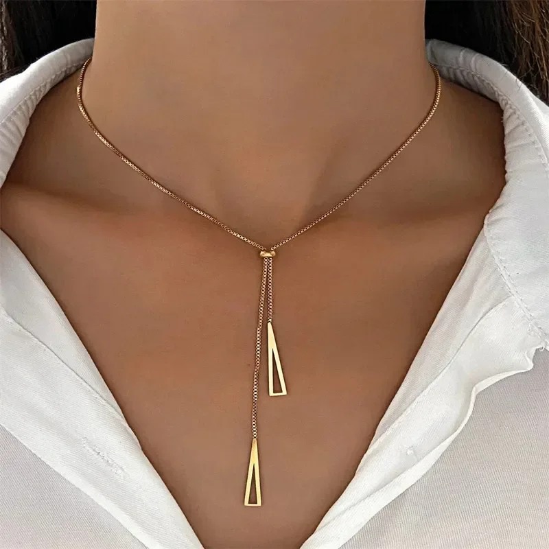 Metal stil gümüş renk üçgen kolye kolye moda kadınlar için basit Charm Y Lariat kolye Boho Minimalist takı