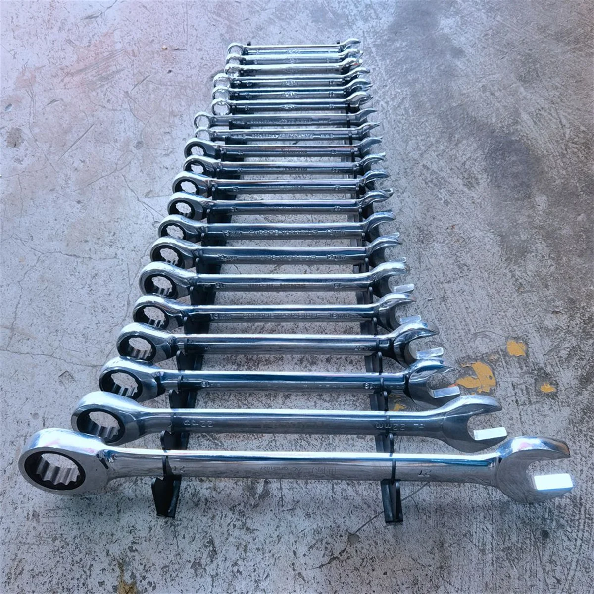 

SSR 1set Wrench Organizer, Efficient Tool Box Organization, Magnetic Wrench Organizer Holds 40 Wrenches
