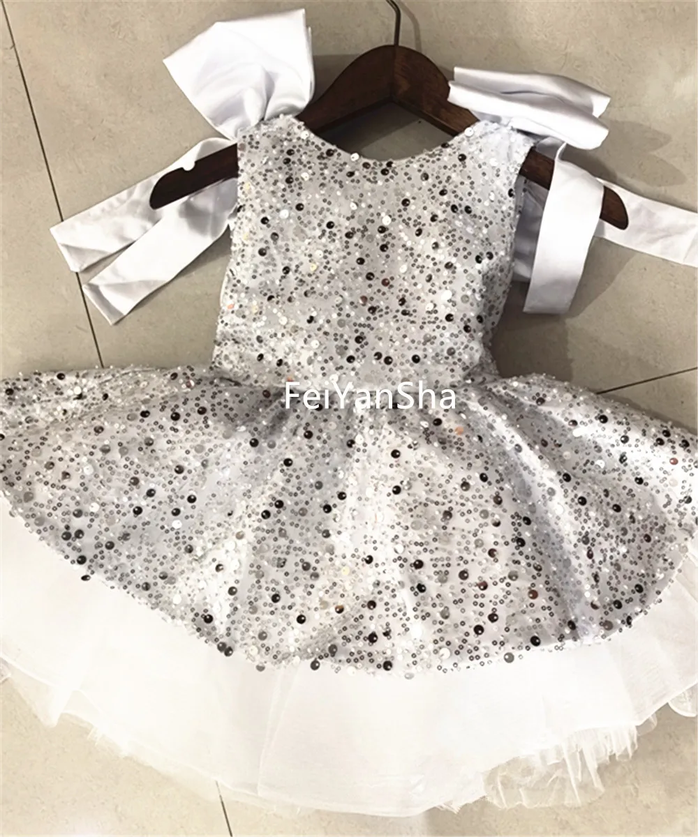 

Customized Pink Flower Girl Dresses For Wedding Sequins With Bow Knee Length Cute Princess Birthday Party First Communion Gown
