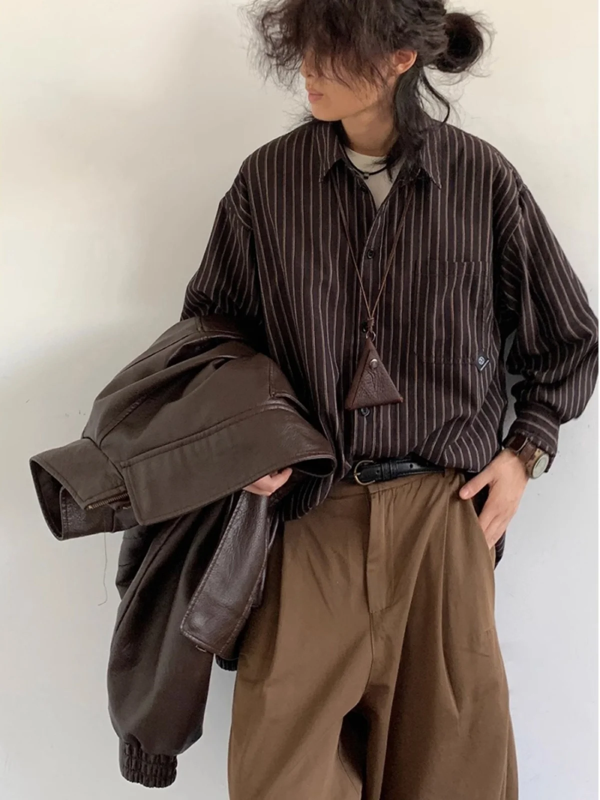 

Мужская свободная повседневная рубашка в полоску в стиле ретро, осенняя, в студенческом стиле, из полиэфирного волокна, молодежная мода