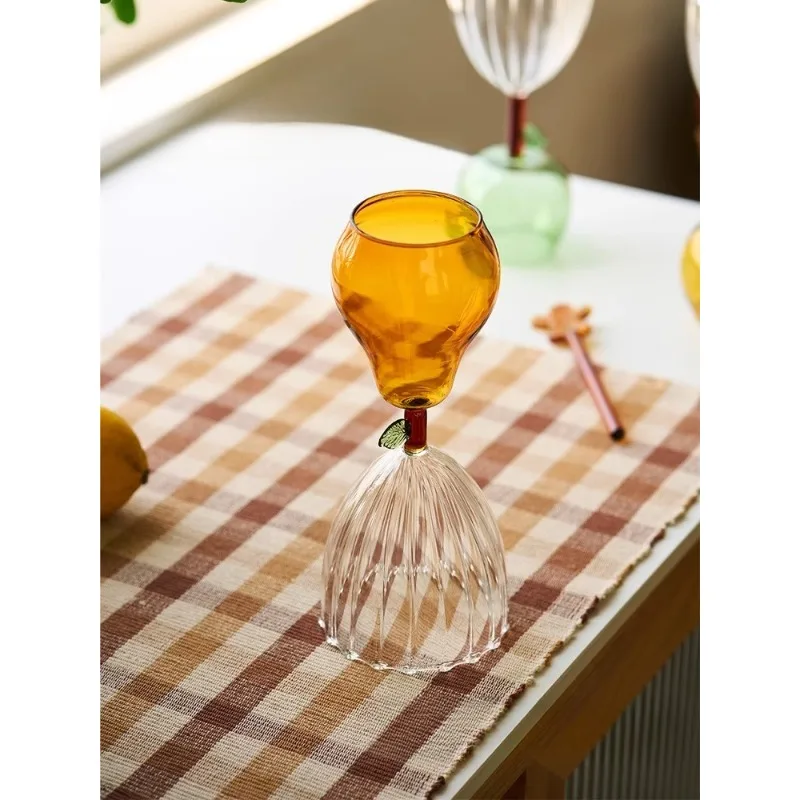 

Creative Red and White Grape Champagne Glass Exquisite Transparent Glass Highend Feeling