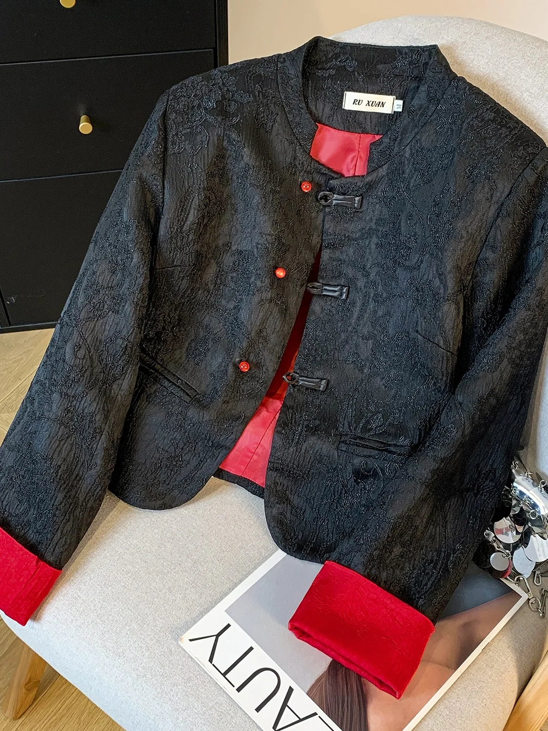 

Китайский костюм Тан с тяжелой вышивкой, женский осенний топ на пуговицах небольшого размера Ele для похудения