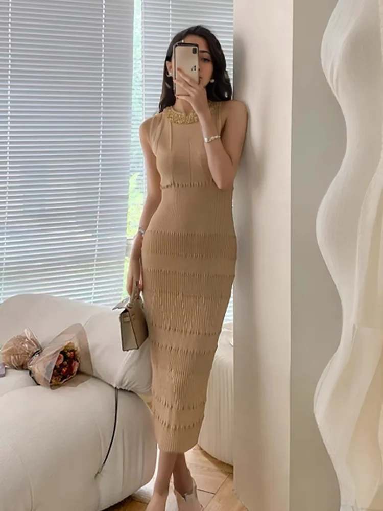 New In Knitted Dresses Women 2024 Summer Luxury Designers Elegant Gold Chain Sleeveless Sweater Dress Vestidos Midi C-060