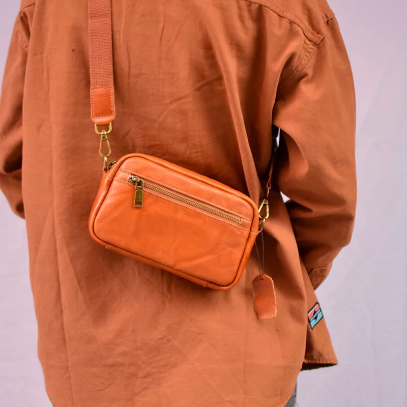 AETOO  Vintage leather Commuter Chest Bag Men\'s crossbody Bag Single shoulder Back Bun Top layer cowhide business casual shoulde