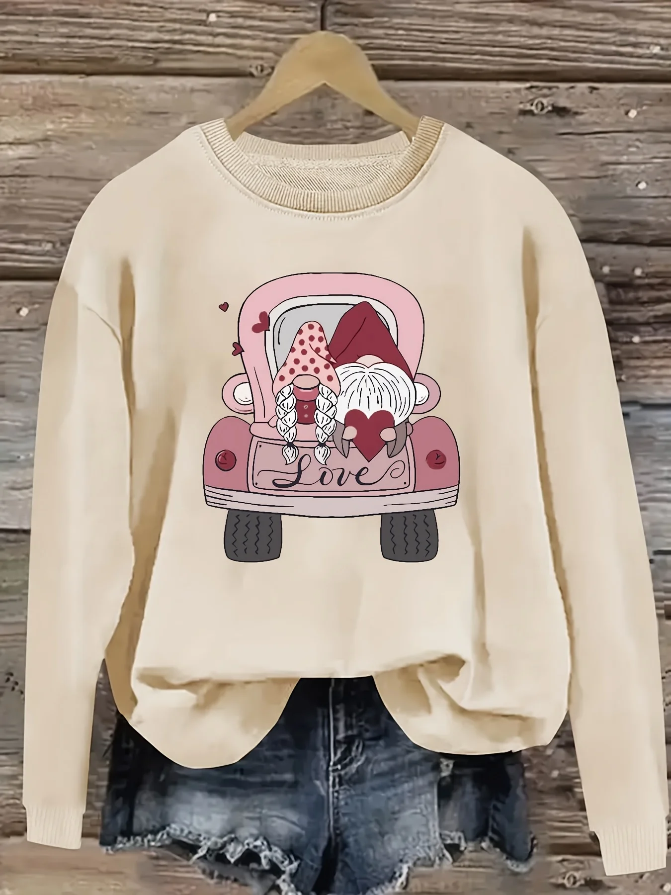 Women's Plus Size Christmas & Valentine's Day Graphic Print Sweatshirt - Cozy Round Neck Pullover with Santa Gnome Love Design