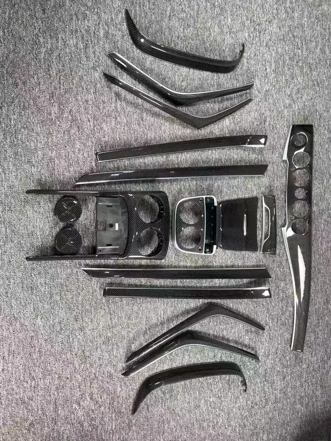 Wholesale Car Modification Accessories Luxuery Carbon Fiber Car Parts Interior Trim Kit for S Class W222