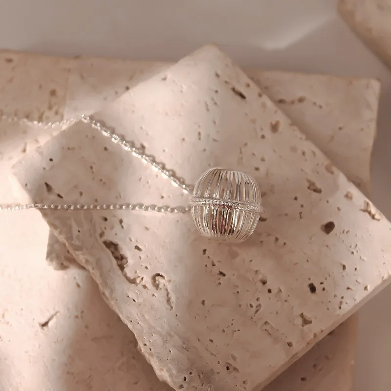 Sports casual style hollowed out lantern pendant necklace light luxury fashion chain for wedding party occasion romantic jewelry
