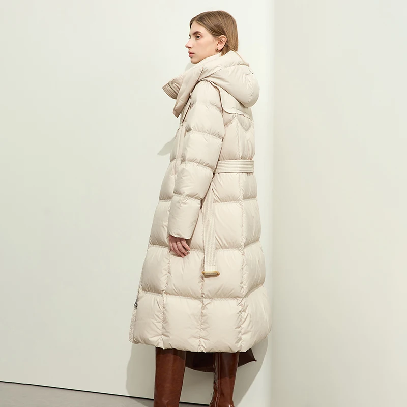 AMII مقنعين أسفل معاطف 2025 شتاء جديد دافئ مع حزام نفخة بطة سترة المرأة الياقة المدورة الصلبة تنوعا ضئيلة معطف طويل 12524003