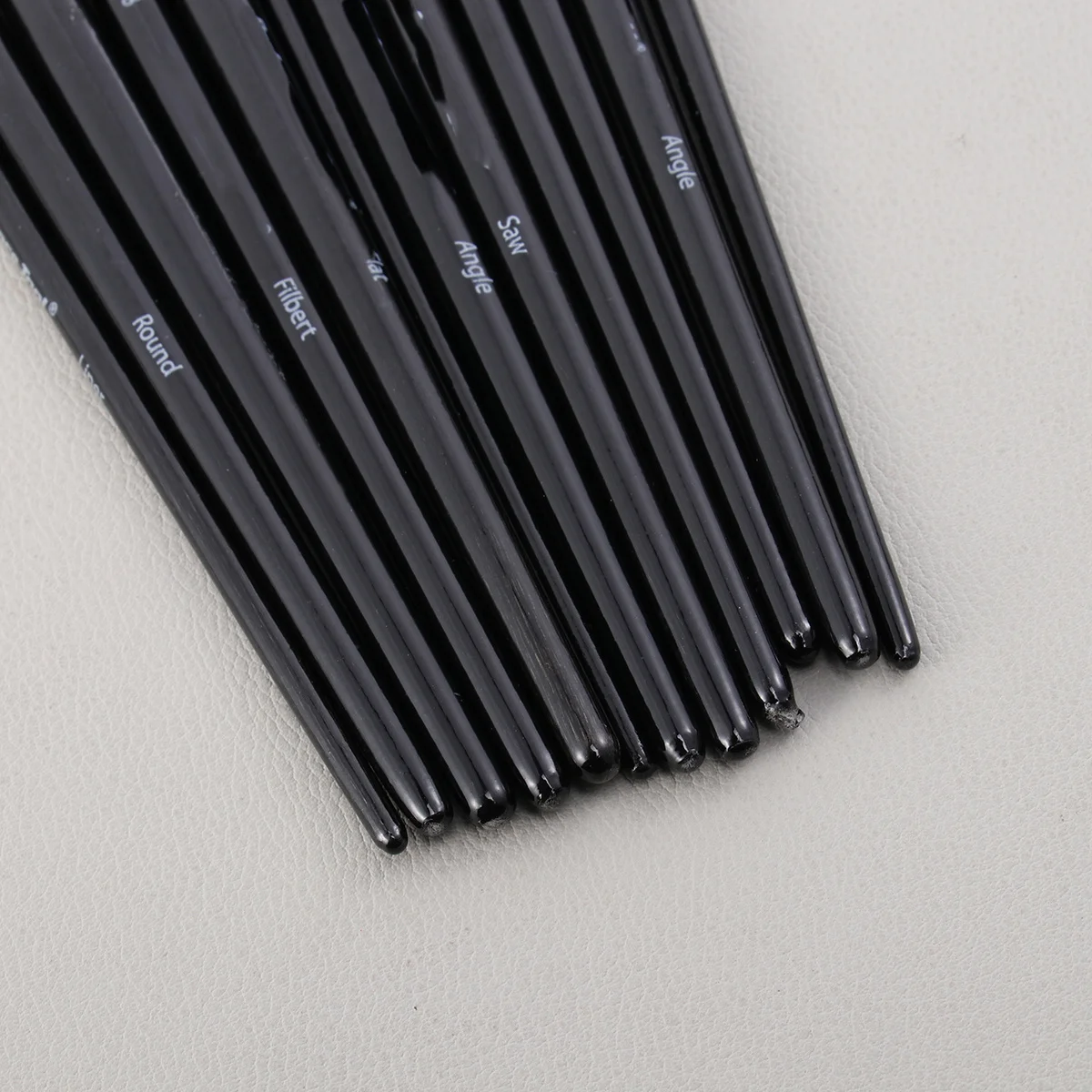 

12Pcs Oil Painting Brush Set High Quality Wood Handle Versatile Brushes for Acrylic Gouache Painting Drawing Artists