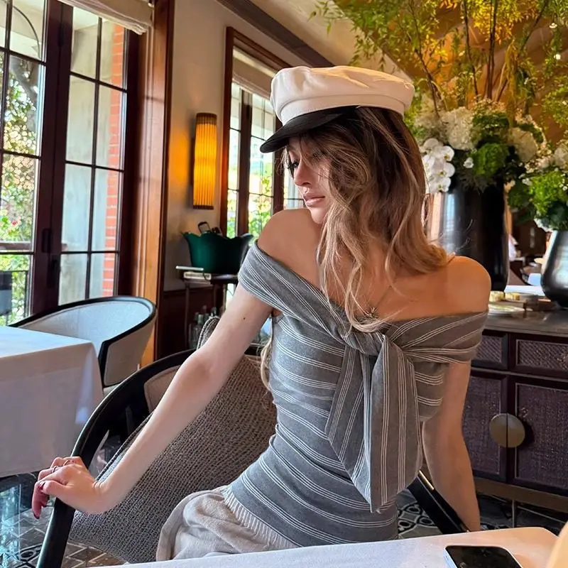 

Женская футболка с открытыми плечами Spicy Girl, лето 2025, новый модный укороченный топ в полоску для похудения, сексуальная эстетичная одежда