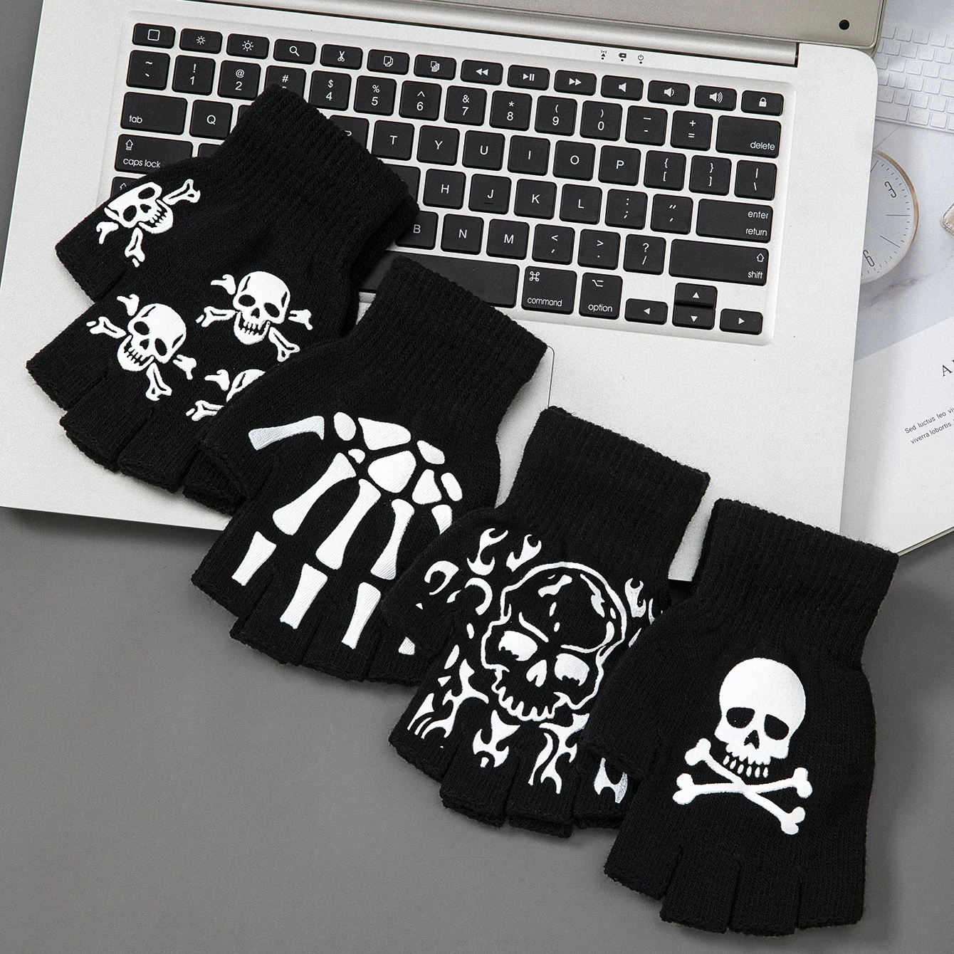 Boys' Halloween decorative warm gloves Fall and Winter split fingers open-fingered knit gloves Fashion skull hand pattern gloves