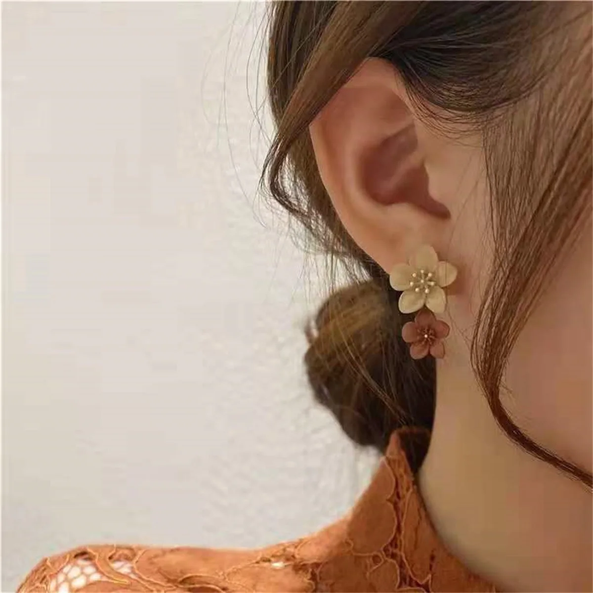 Brown Two Color Flower Drop Dangle Earrings for Women Korean Fashion Jewelry Wedding Party Girl Elegant Jewelry Accessories
