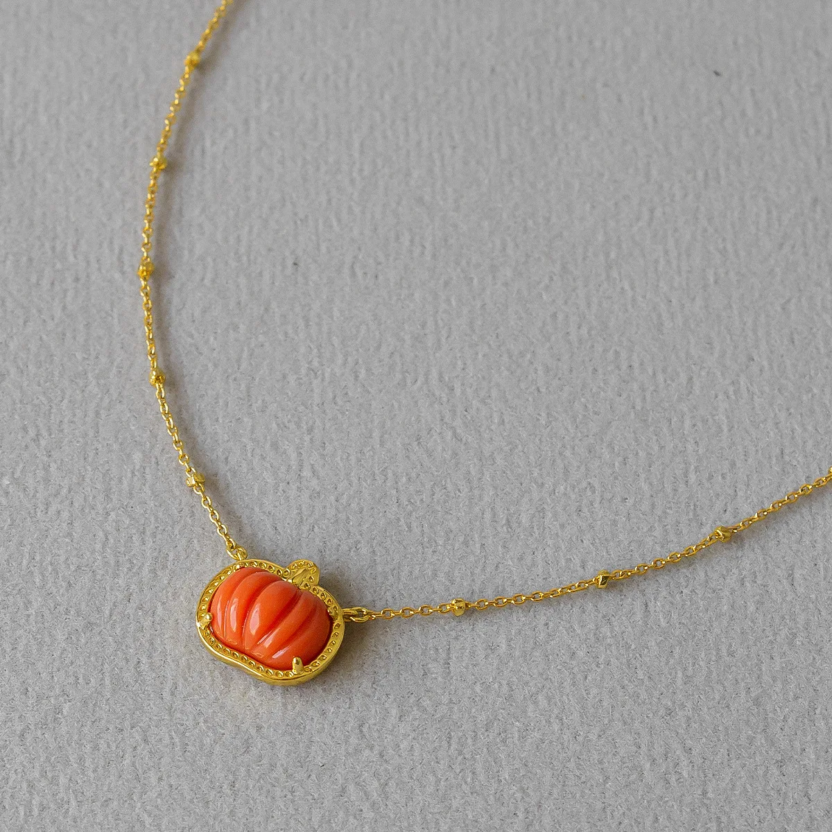 KS European and American Fashion Trends Retro Sweet Halloween Orange Weird Atmosphere Small Pumpkin Pull Pendant Necklace
