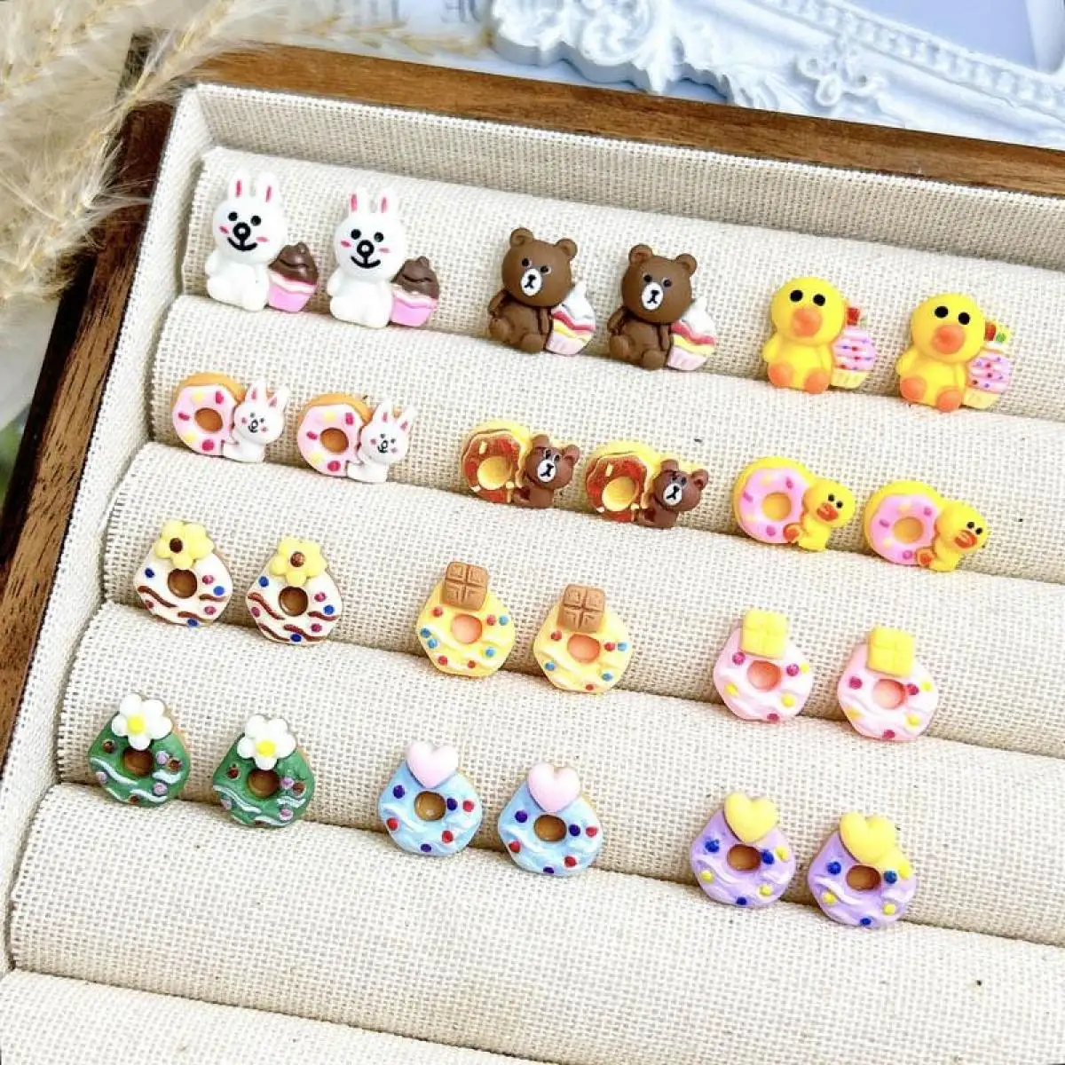 Mixed Cute Bear Donut Nail Charms Resin Cartoon Cute Little Duck Cake Nail Art Decorations Cream Glue Phone Case Akcesoria