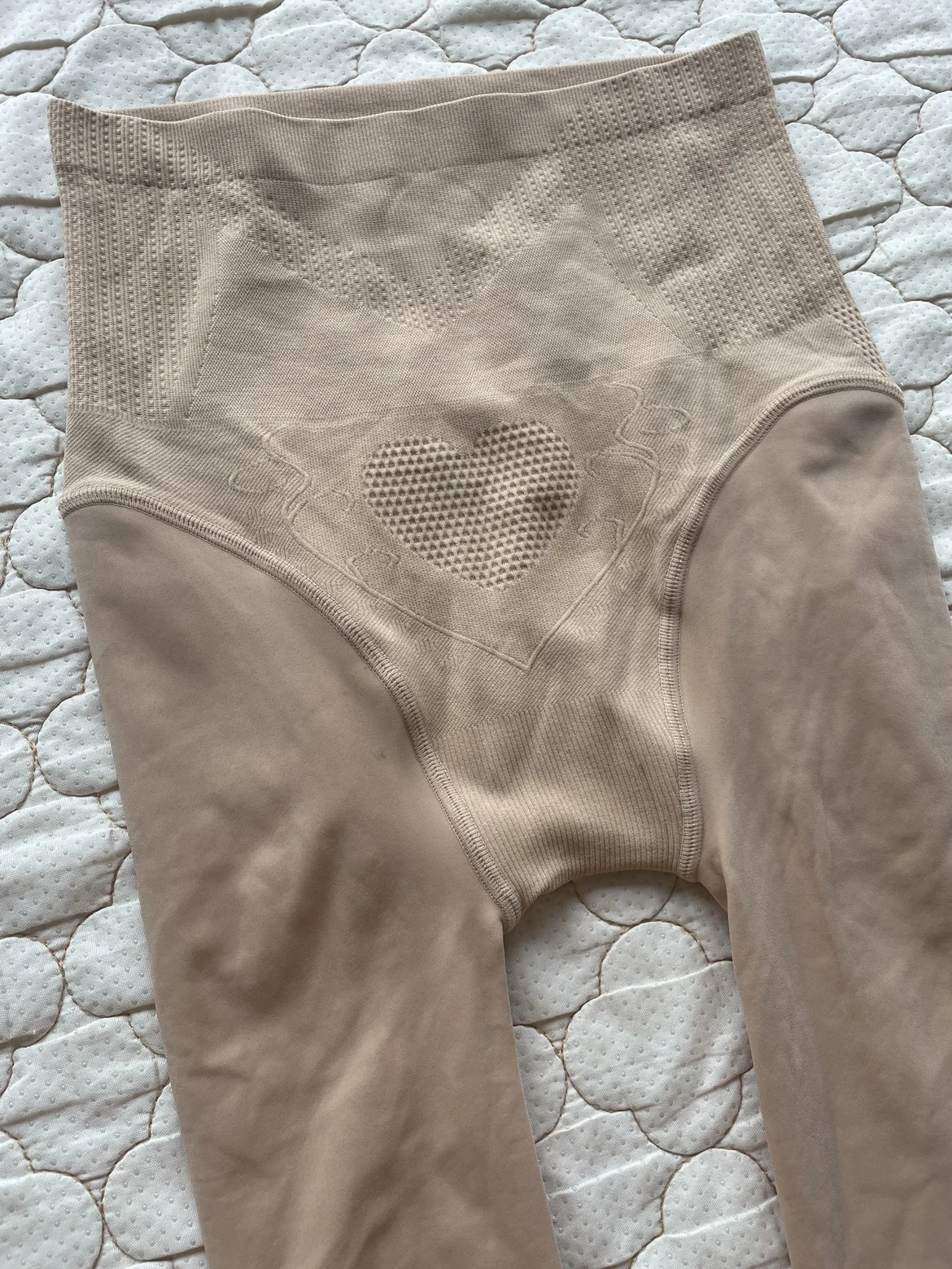 nova-calca-legging-feminina-modeladora-efeito-levanta-bumbum-com-tecnologia-water-light-sos-3d-honeycomb-primavera-outono