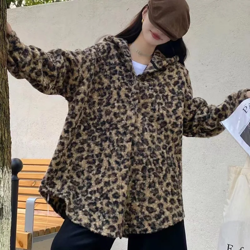 [EWQ] Vintage Streetwear Style Leopard Print Thicken Blouse Long Sleeve Hooded Loose Women Shirts 2025 Spring New Fashion O3648