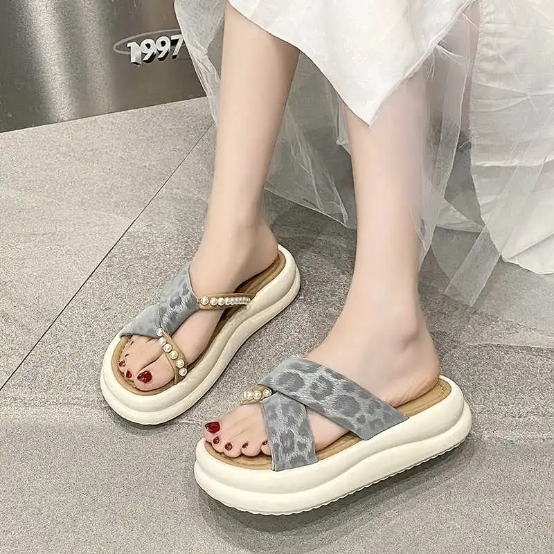 Com alça primavera branco chinelos de tênis feminino sandália devido ao preto sapatos chuveiro flip flops tênis esporte legal exercício