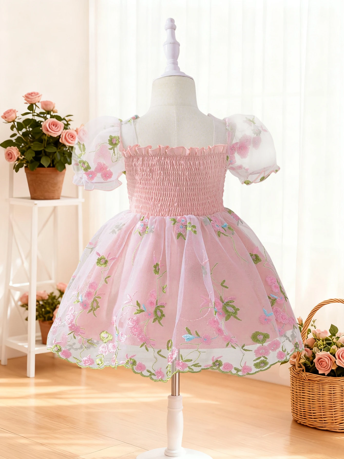 1-Piece Summer Thin Dress for Baby Girls, Baby Girl's Three-Dimensional Embroidered Floral Decoration Square Neck Puff Sleeve Fashionable Sweet Dress, Cute Ladylike Pastoral Style Lantern Sleeve Tulle Dress Versatile Princess Dress, Newborn First Birthday Gift, Comfortable and Soft, Suitable for 0-1-2-3 Years Old, 6-9 Months, Suitable for Outdoor, Casual, Party, Festival Gift