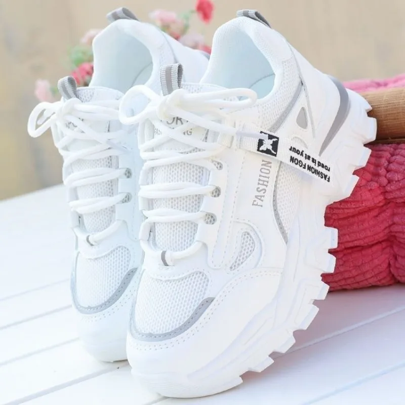 Women Lace Up jogging Shoes Sporty Outdoor Beige Fabric Sneakers Comfort Lightweight Non Slip Athletic Shoes for Gym Work Casual