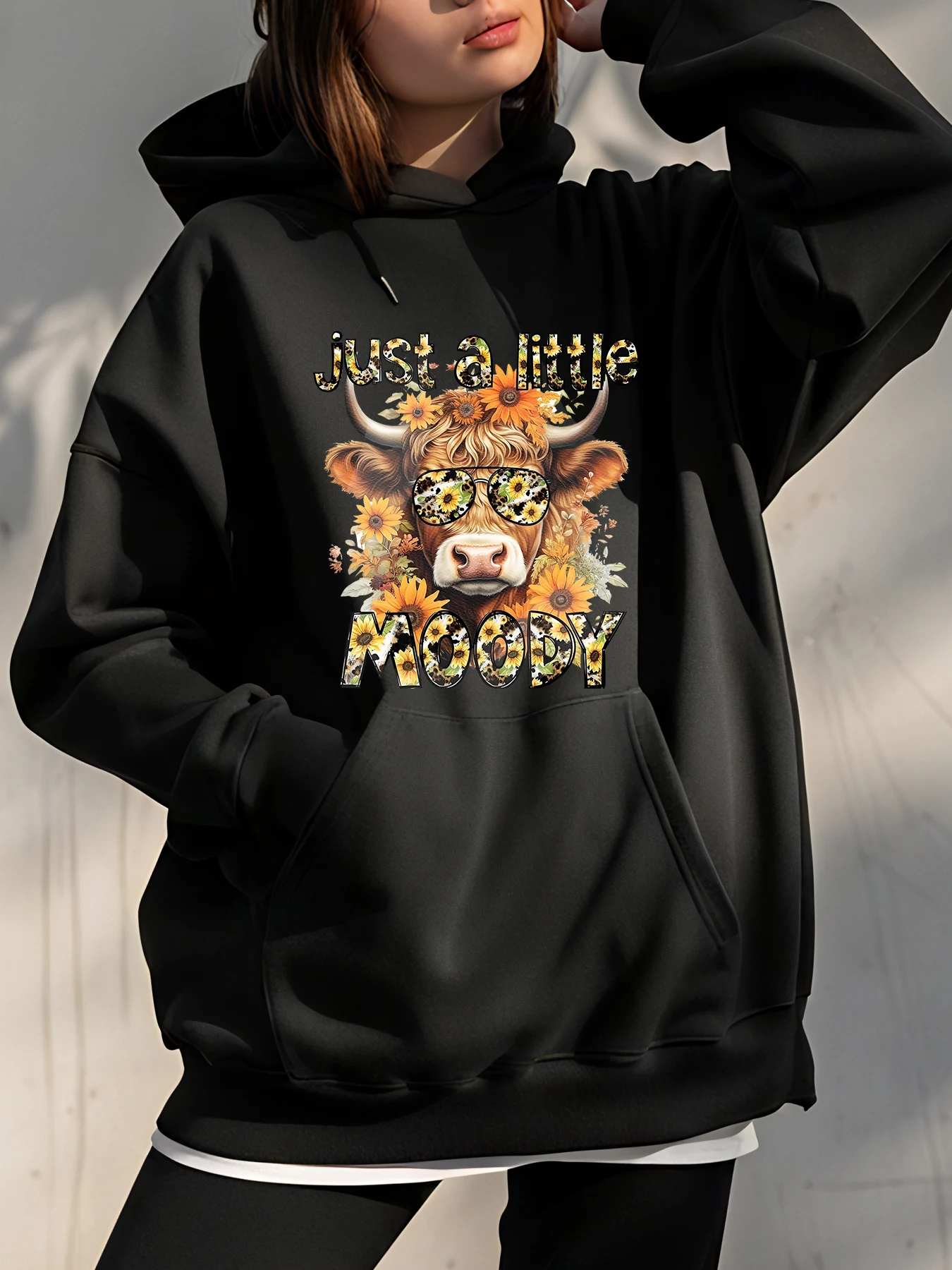 

Толстовка с коровьим принтом Just a Little Moody с цветочным дизайном, унисекс, повседневная толстовка для женщин и мужчин, уличная мода