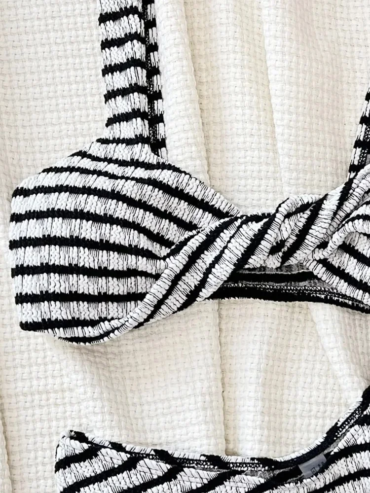 섹시 스트라이프 베스트 비키니 2피스 세트 여성 하이웨이스트 스플릿 수영복 백리스 비치 휴가 비키니 2024 신상 여름 비키니 세트