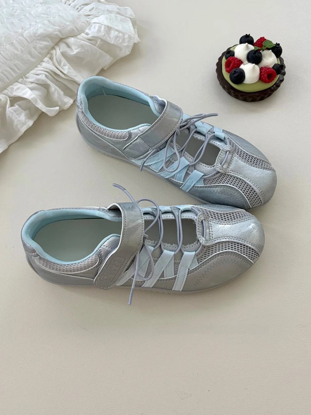 breathable-lightweight-flat-bottom-single-net-ballet-style-dequn-shoes-women's-slip-on-shoes-comfortable-soft-sole-magic-tape