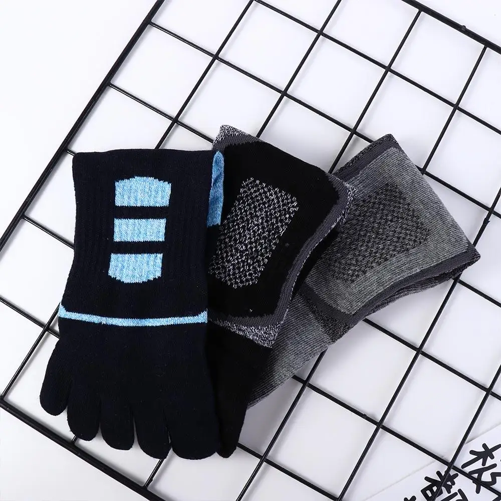 Comfortable Winter Retro Split-toed Socks Sport Patchwork Color Trendy Cotton Middle Tube Hosiery Man Socks Five Finger Socks