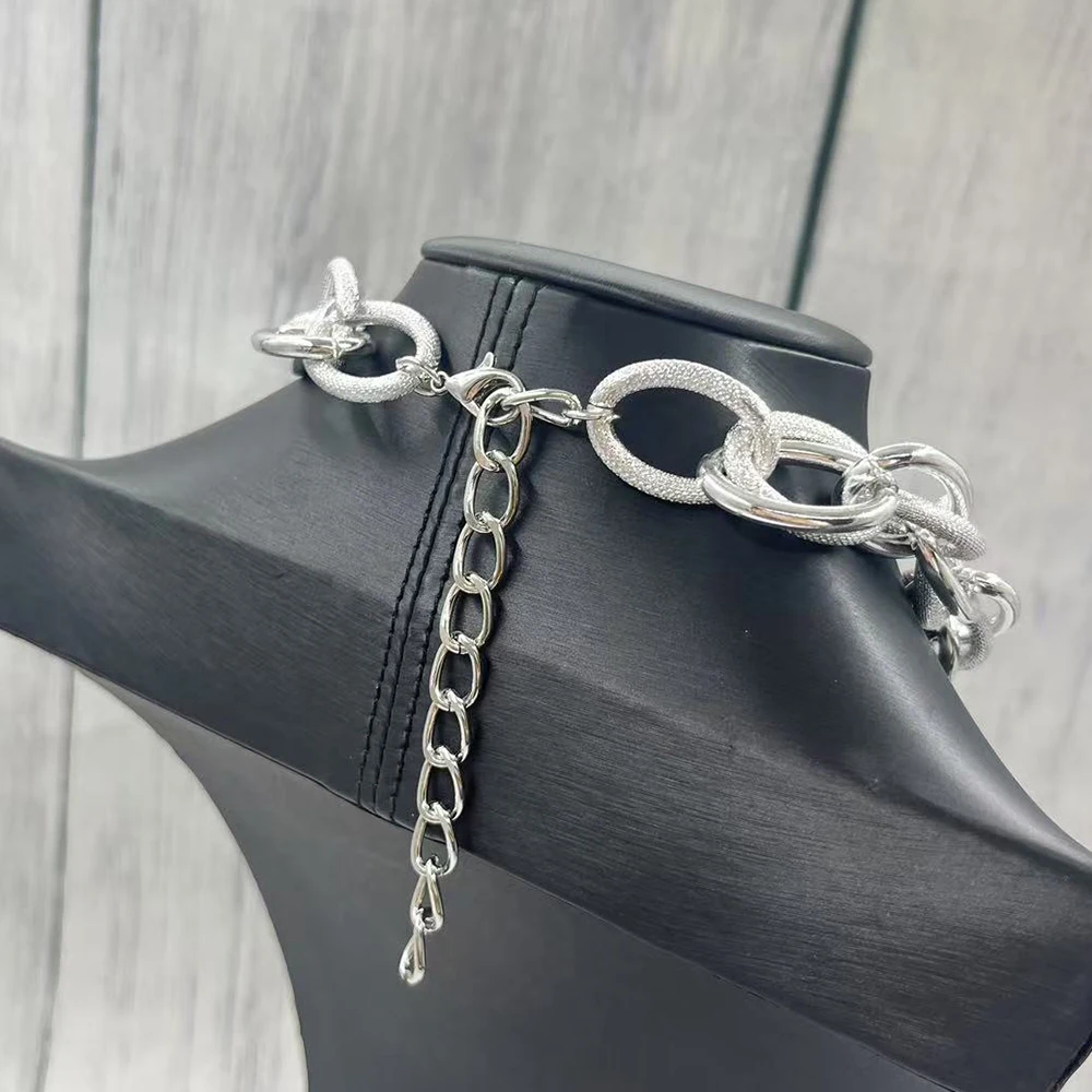 2025 تصميم جديد نادي نسائي مخصص الأخوات حفلة هدية دلتا اليونانية شعار قلادة قلادة