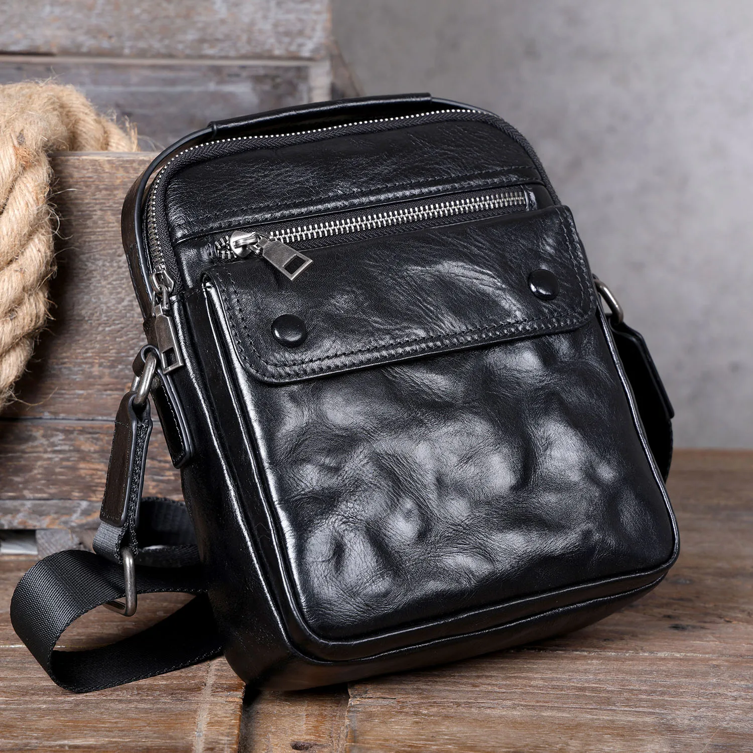 S.WORKER Echtleder Herren Umhängetasche Messenger Bag Crossbody-Taschen für Männer Rindsleder Oberleder Modischer Casual-Stil – Detail 10