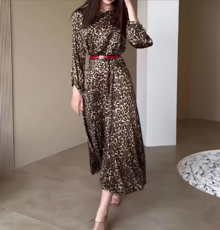 

Loose leopard print slit long dress