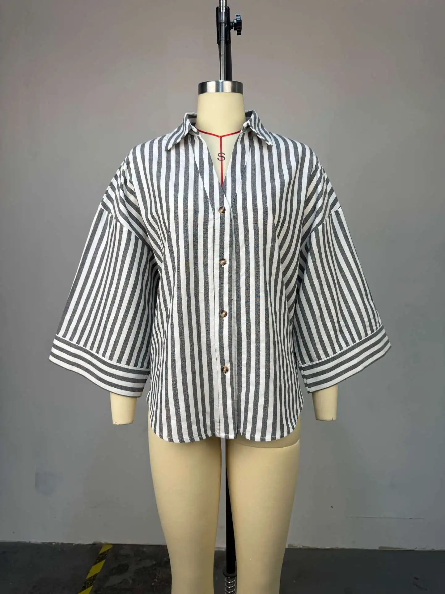 Atasan Wanita Blus Kemeja Kerah Lipat Lengan Panjang Atasan Bergaris Y2k Streetwear Elegan Kemeja Kombinasi Kasual Longgar Kerja Musim Gugur