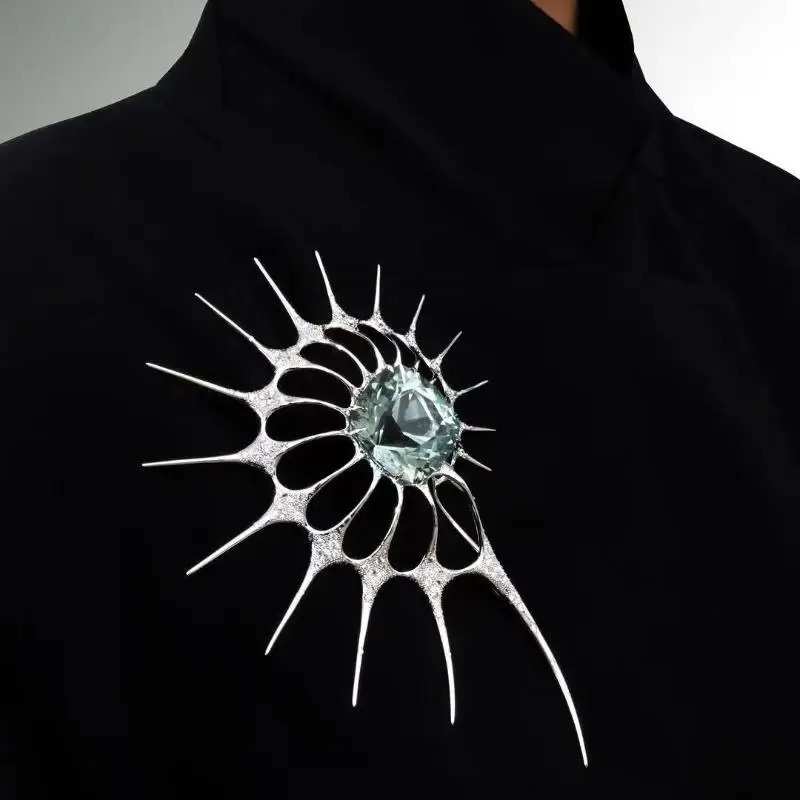 Punk Gothic Luxury Spiky Rhinestone Brooch Irregular Exaggerated Statement Pin for Street Photography Outfit