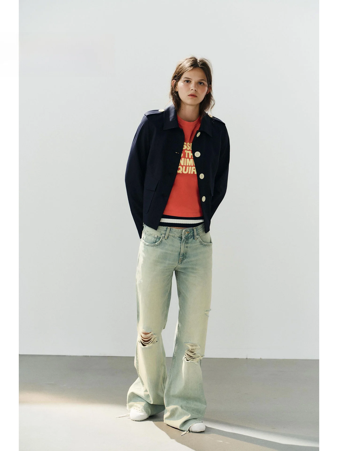 Autumn 2026 New Style Casual Fit Decorative Lapel Shoulder Patch British Retro Blue Jacket Short Length Versatile Women's Coat